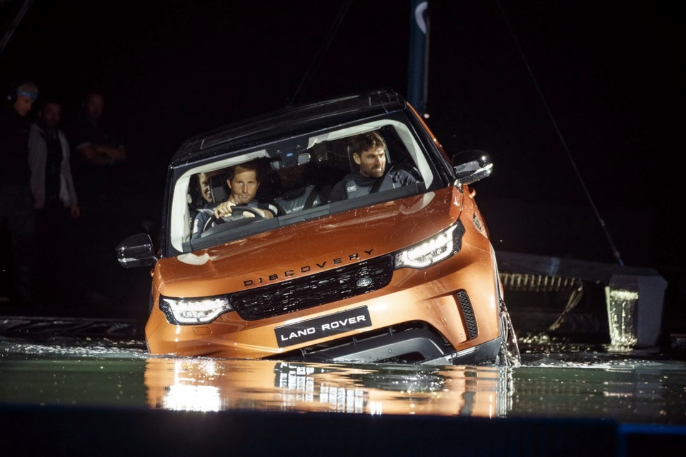 Land Rover Discovery thế hệ mới trình làng - 4 Land Rover Discovery thế hệ mới trình làng - 4
