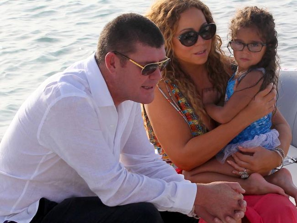 
Nữ ca sỹ cảm thấy không hài lòng vì gần đây bạn trai không giành nhiều thời gian cho cô
