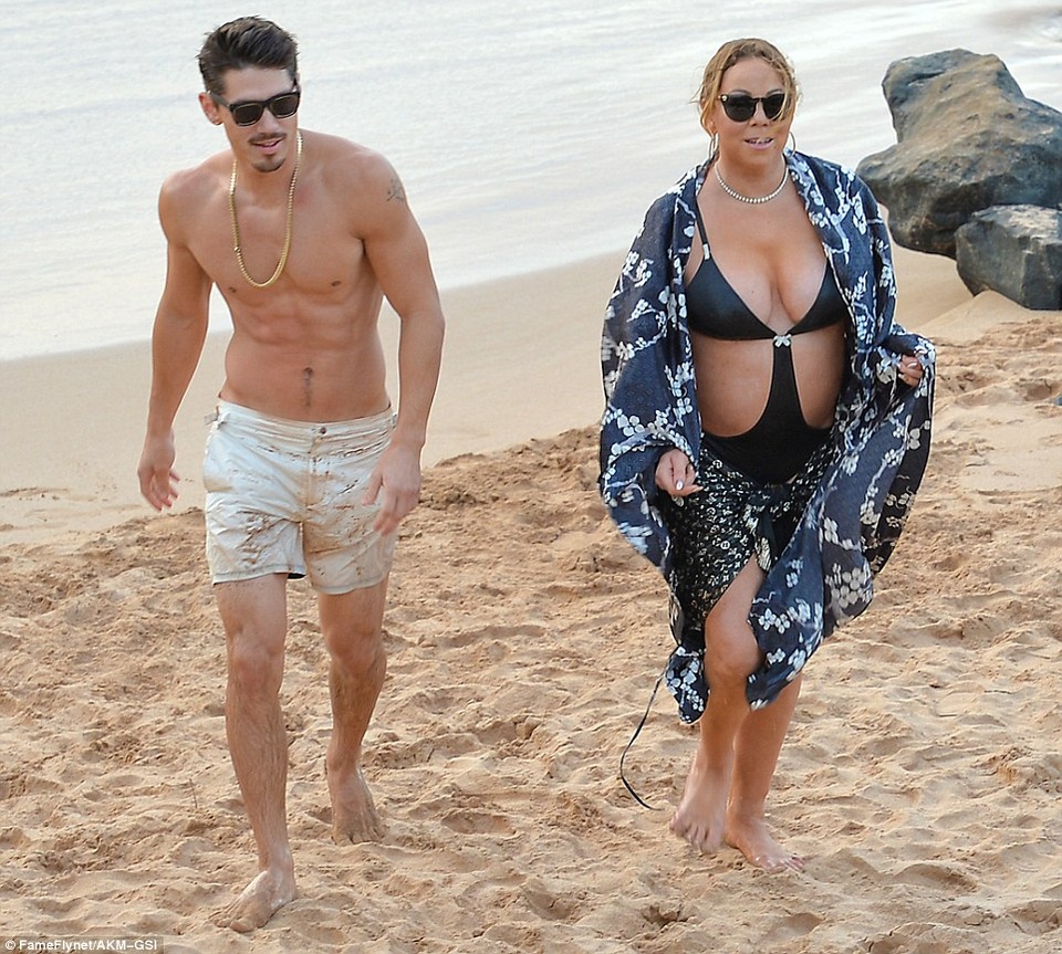 Mariah Carey công khai tình tứ với bạn trai kém 13 tuổi - 8
Tuy nhiên cô vẫn giữ chiếc nhẫn đính hôn giá 10 triệu đô mà James Packer đã tặng.