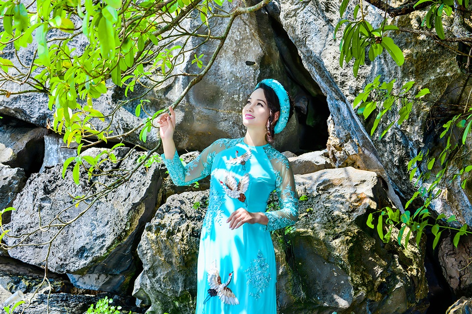 Mai Thu Huyền đẹp như mộng tại suối Yến - 2 Mai Thu Huyền đẹp như mộng tại suối Yến - 2