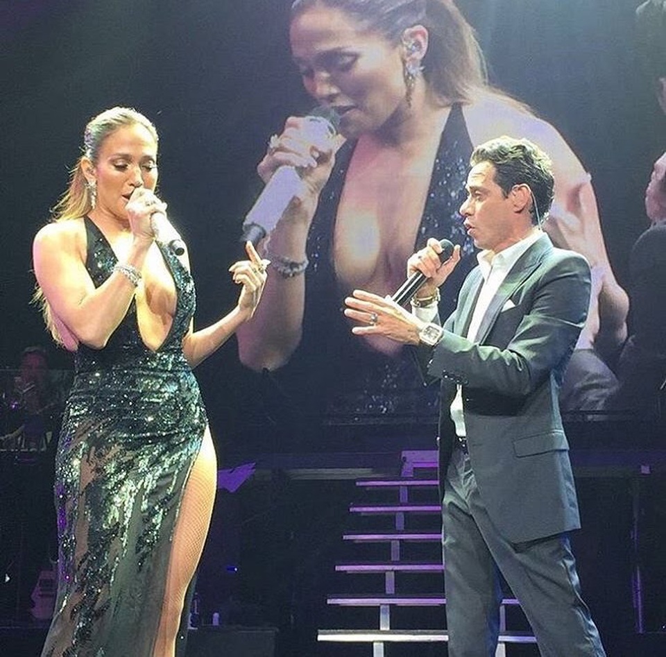 Rộ tin Jennifer Lopez hò hẹn với “đàn em” Drake - 4
Nguồn tin thân cận phủ nhận thông tin cho rằng, Jennifer Lopez là nguyên nhân khiến cuộc hôn nhân giữa Marc Anthony và người vợ thứ tư tan vỡ.