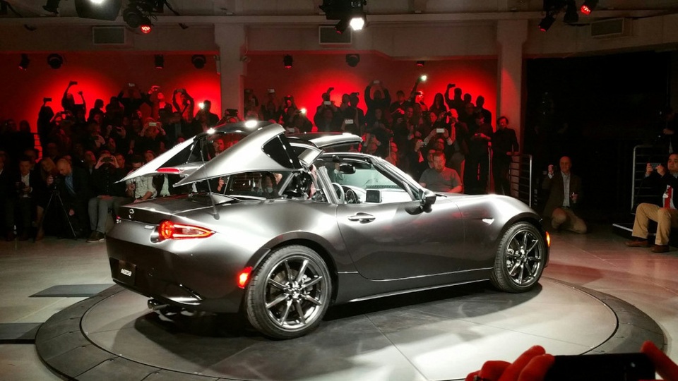 Kiểu mở mui độc đáo của Mazda MX-5 RF - 1 Kiểu mở mui độc đáo của Mazda MX-5 RF - 1