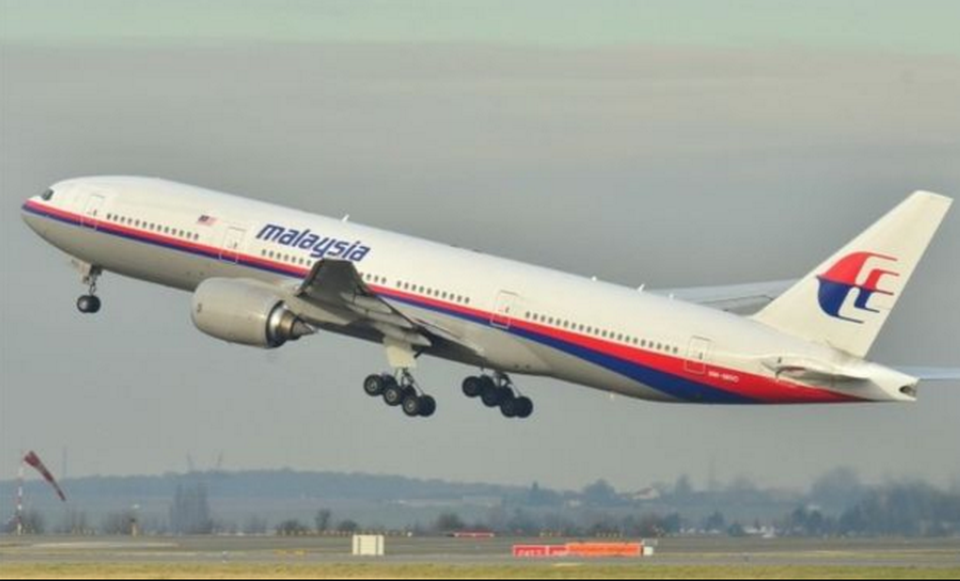 MH370 bị nghi lao xuống biển do hết nhiên liệu - 1
Một máy bay của hãng hàng không Malaysia Airlines (Ảnh minh họa: Dailymail)