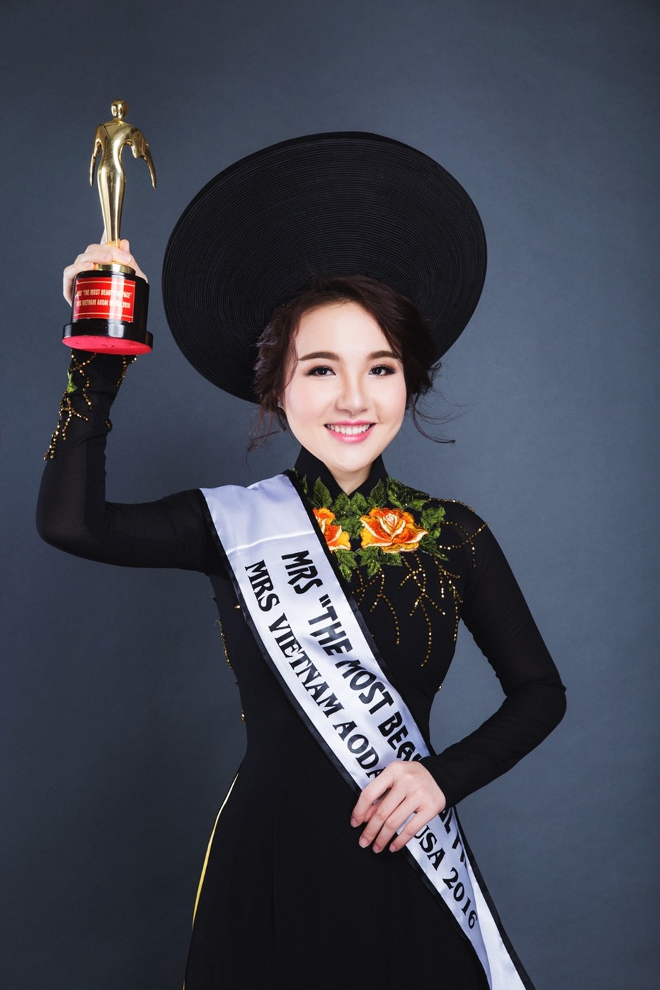 Mrs Áo Dài 2016 khoe vẻ đẹp sau đăng quang - 4 Mrs Áo Dài 2016 khoe vẻ đẹp sau đăng quang - 4