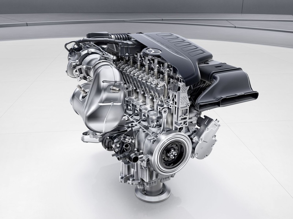 Quy chuẩn biển báo mới, thị trường xe bán tải "thở phào" - 7
Tuần qua, Mercedes-Benz đã giới thiệu 4 động cơ hoàn toàn mới, dự kiến sẽ có trên xe S-Class phiên bản nâng cấp 2017 (facelift). Cả 4 được phát triển dựa trên kết cấu mô-đun mỗi xylanh có dung tích 500cc và được thiết kế để có hiệu suất cao hơn, giảm tiêu thụ nhiên liệu và giảm khí thải.