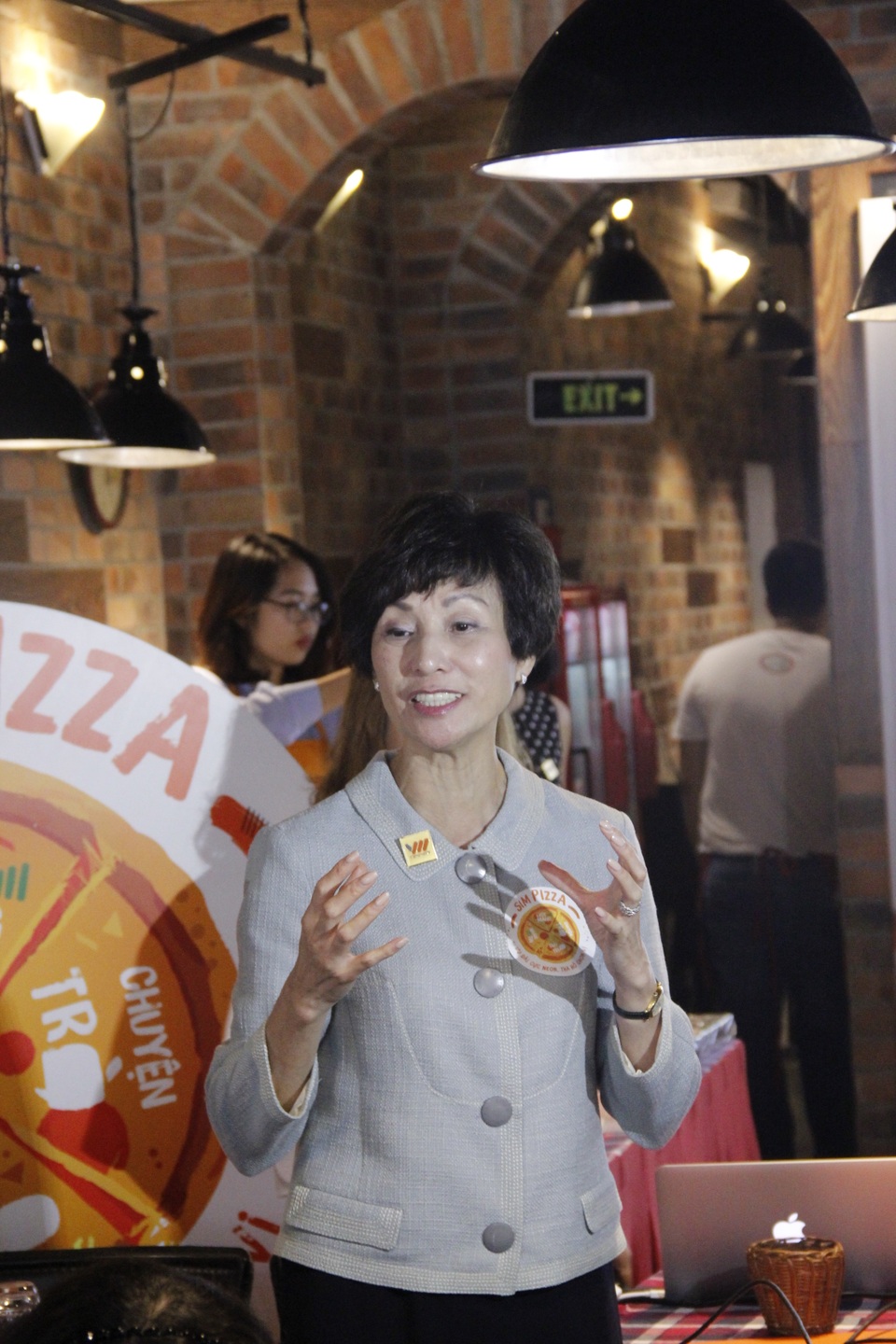 Vietnamobile ra mắt sản phẩm SIM Pizza - 1
Bà Elizabete Fong – Tổng điều hành Vietnamobile cho biết SIM PIZZA là một sản phẩm sáng tạo, lần đầu tiên xuất hiện trên thị trường Việt Nam”.