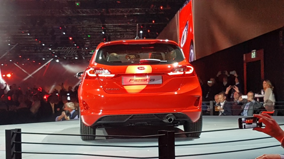 Ford Fiesta 2017 có gì mới? - 13