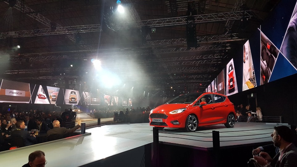 Ford Fiesta 2017 có gì mới? - 8