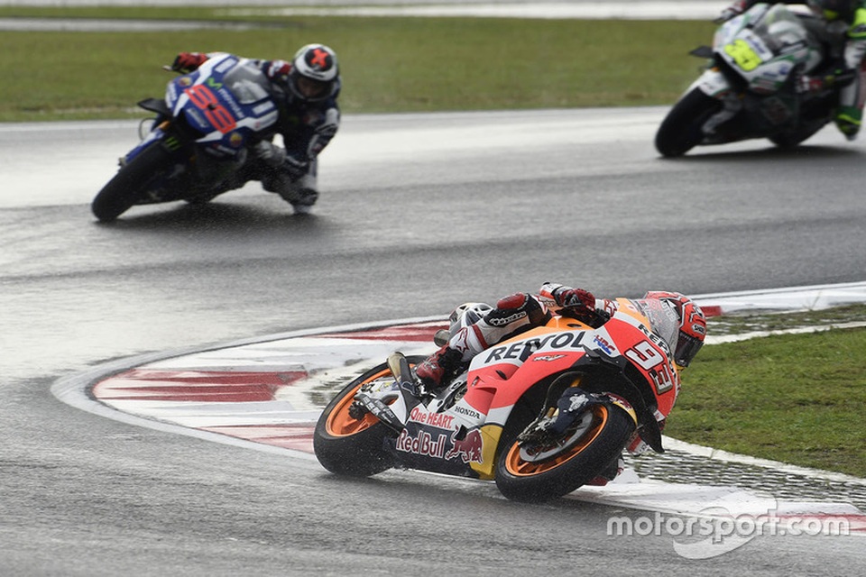 Chiến thắng ngọt ngào của Andrea Dovizioso - 2 Chiến thắng ngọt ngào của Andrea Dovizioso - 2