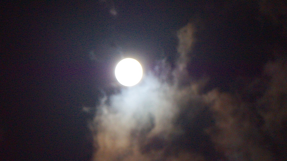 Ngắm siêu trăng trên bầu trời Sài Gòn - 12 Ngắm siêu trăng trên bầu trời Sài Gòn - 12