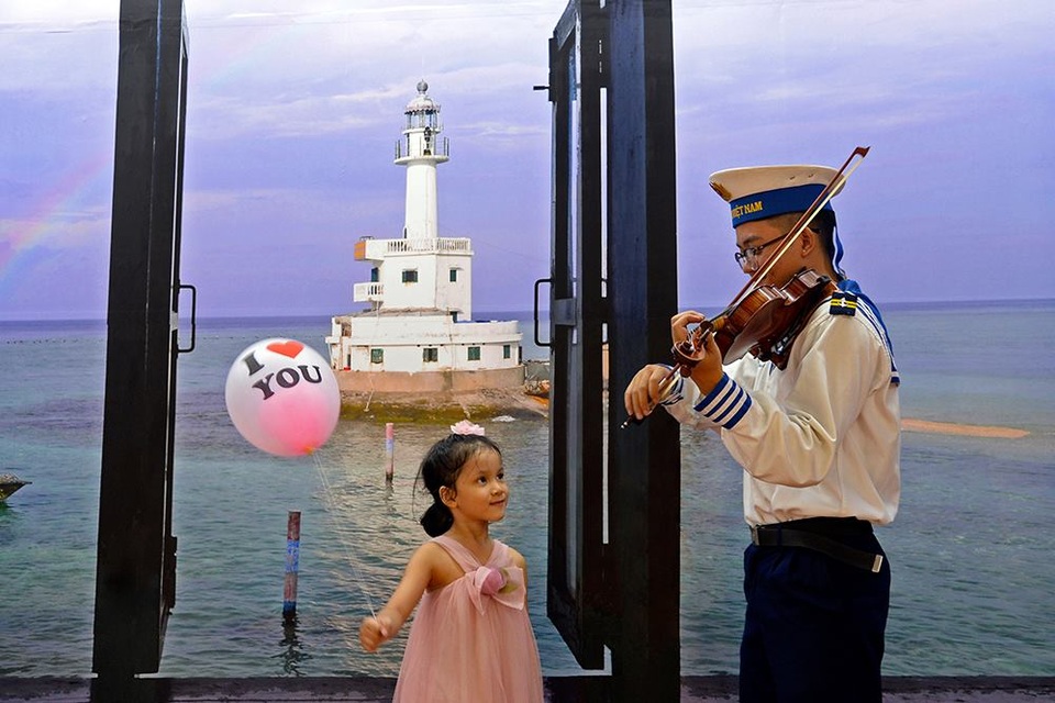 Có một Trường Sa trong lòng Hà Nội. Ảnh của tác giả Nguyễn Mỹ Trà.