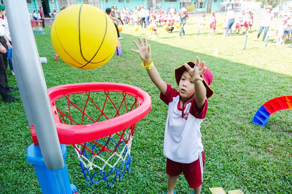 
Bé tham gia “Ngày hội thể thao SGA”.
