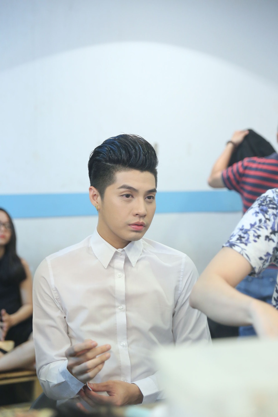 Noo Phước Thịnh chỉn chu "từng ly từng tý" trước khi lên sân khấu - 6
Mới đây ca sỹ trẻ điển trai đã chi triệu đô để mua nhà tặng mẹ