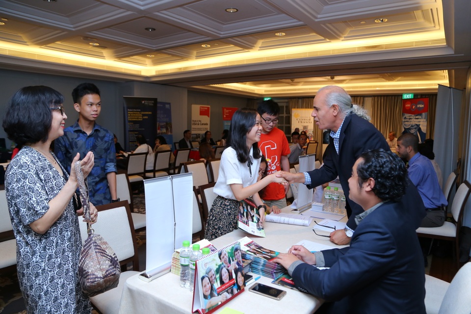 Cơ hội mở lối du học, bừng sáng tương lai với học bổng 500.000 USD - 3
Với phần tư vấn tận tình từ các chuyên gia của tổ chức Top Scholars, ước mơ du học tại các trường hàng đầu nước Mỹ của các em sẽ sớm được thực hiện