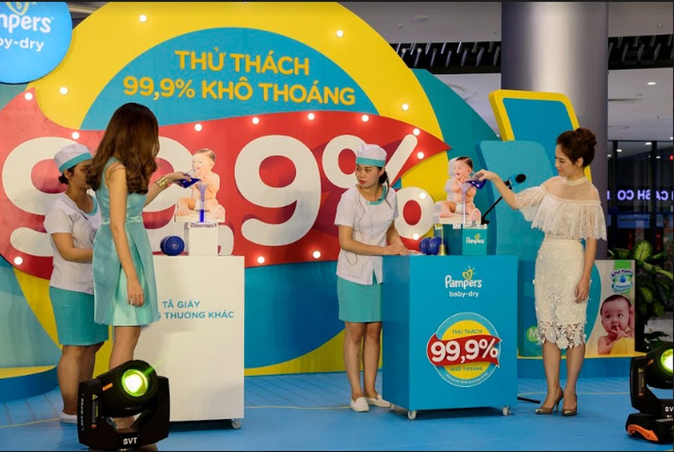 Lưu Hương Giang “thách” Đan Lê kiểm chứng “độ khô thoáng” - 2 Lưu Hương Giang “thách” Đan Lê kiểm chứng “độ khô thoáng” - 2