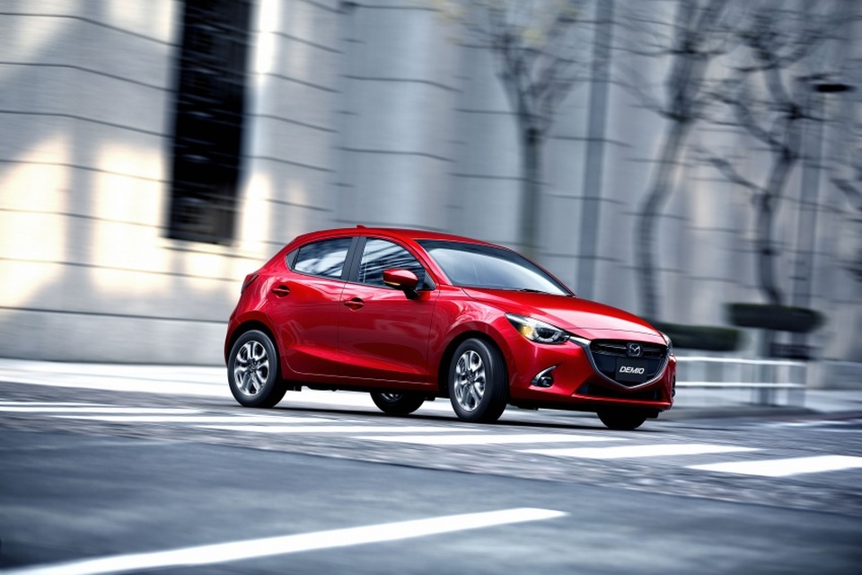 Mazda2 phiên bản nâng cấp có gì mới? - 1
Tại Nhật Bản, xe Mazda2 có tên gọi là Demio
