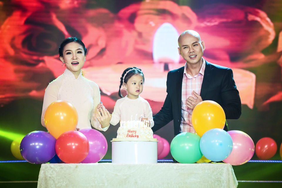 Con gái Phan Đinh Tùng làm bạn diễn của ba - 1 Con gái Phan Đinh Tùng làm bạn diễn của ba - 1