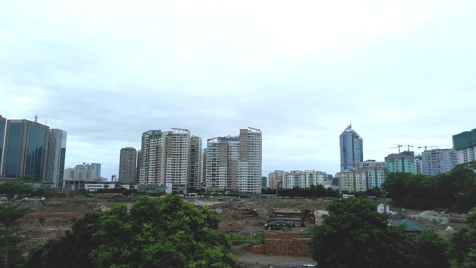 Đại gia "giàu xổi" và nỗi lo sụt hố - 1
Tiền đổ vào đầu cơ bất động sản làm xuất hiện thế hệ đại gia giàu sổi. Ảnh: L.Bằng