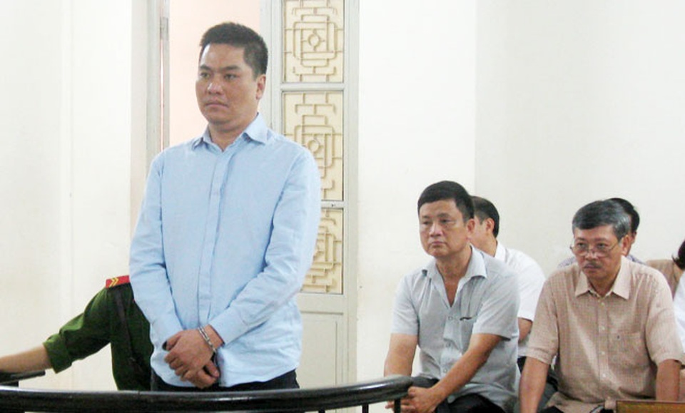 Hà Nội: Tổng Giám đốc “ăn” hơn 25 tỷ đồng từ nhà đầu tư - 1
Bị cáo Kiên tại phiên xử.