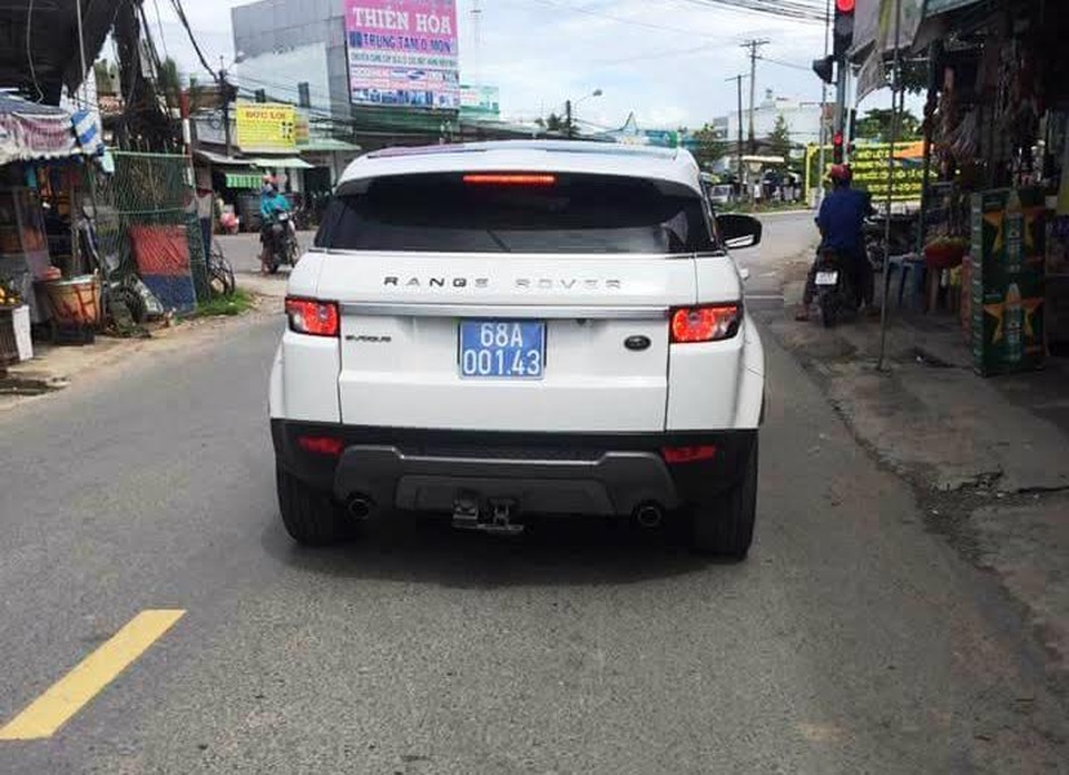 Xin ý kiến trả xế hộp Range Rover tiền tỷ về Công an Kiên Giang - 1
Văn phòng UBND tỉnh Kiên Giang sẽ xin ý kiến lãnh đạo trả ô tô Range Rover Evoque biển xanh 68A.001.43 về cho Công an tỉnh (Ảnh: CTV)