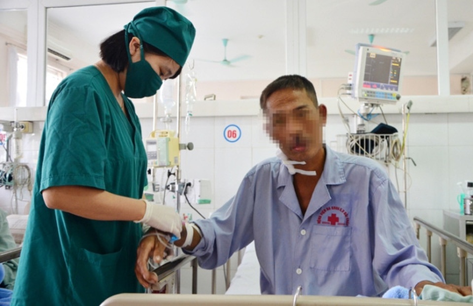 Một người đàn ông suýt chết khi ăn tiết canh lợn - 1 Bệnh nhân K bị suy đa tạng khi ăn tiết canh lợn. Ảnh: T. Quân