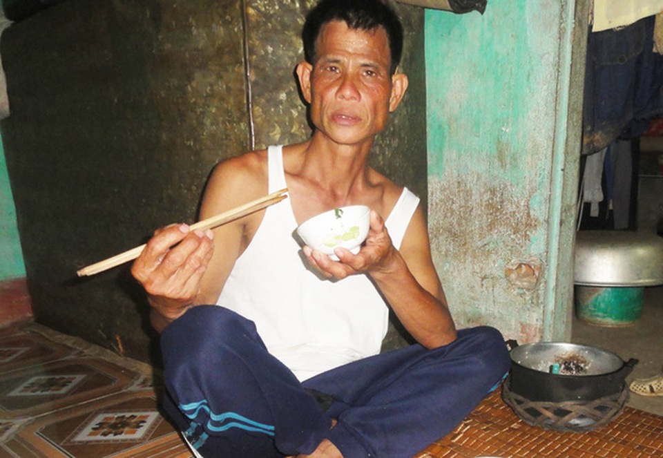 Lạ lùng "thánh ăn" ở Việt Nam cả đời mới 4 lần được ăn no - 1 Mặc dù đã đi hết nửa cuộc đời nhưng ông Mền mới chỉ được ăn 4 bữa no. Ảnh: ĐT