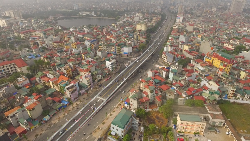 Thông xe cầu vượt “khủng” tại nút giao “nóng” nhất Hà Nội - 2
Cầu vượt nút giao Ô Đông Mác - Nguyễn Khoái nhìn từ trên cao