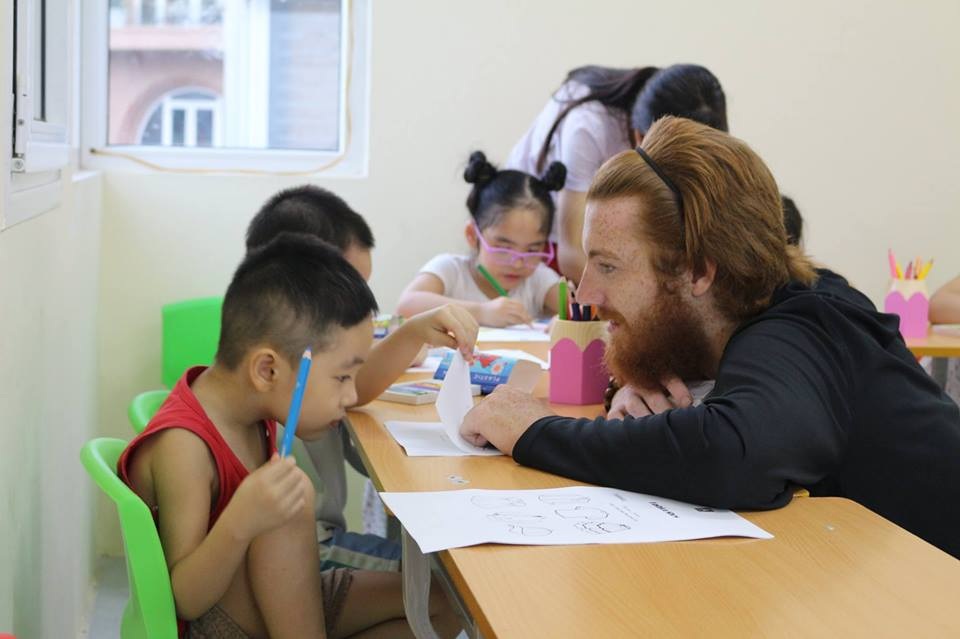 Ứng dụng thực nghiệm khoa học và hoạt động sáng tạo cho trẻ khi học tiếng Anh - 1 Làm thế nào để trẻ phát huy tư duy sáng tạo cùng với học tiếng Anh?