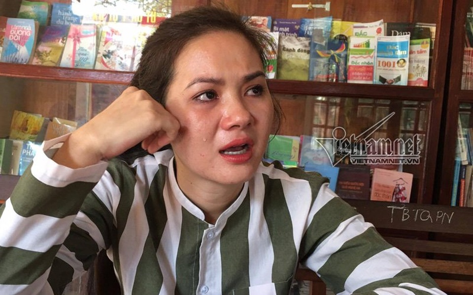 Nước mắt hot girl Hà thành sau cánh cửa trại giam - 2 Nước mắt hot girl Hà thành sau cánh cửa trại giam - 2