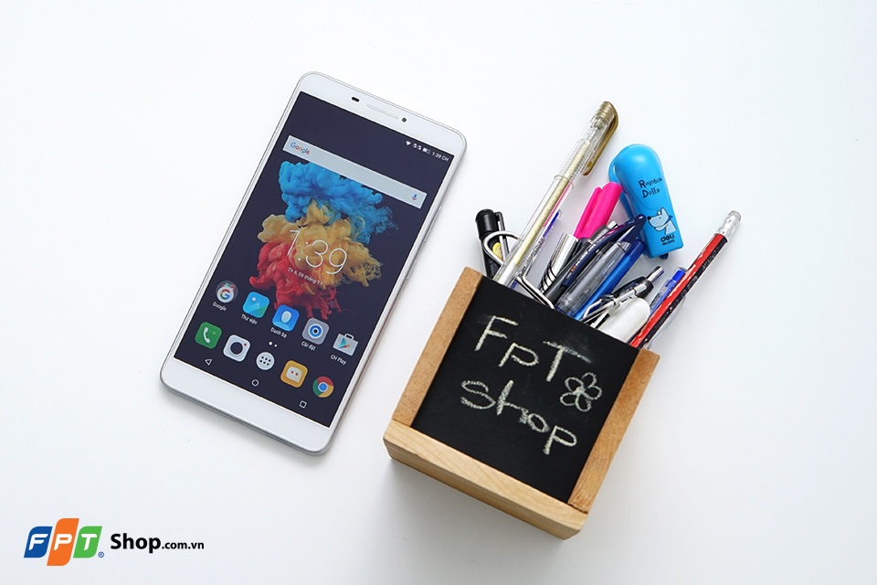 Lenovo Phab là dòng điện thoại lai máy tính bảng (phablet) giá rẻ và là ứng cử viên sáng giá trong phân khúc này..