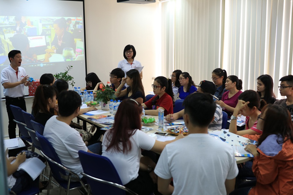 Lịch phỏng vấn du học Mỹ miễn phí tháng 10/2016 - 1 Lớp luyện phỏng vấn Mỹ theo nhóm giúp sinh viên học hỏi kinh nghiệm trả lời phỏng vấn