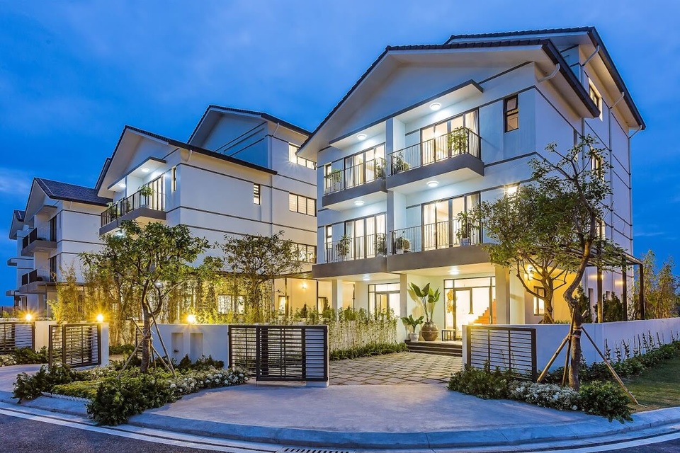 Sở hữu 90 cây vàng khi mua nhà vườn Vinhomes Thăng Long - 1 Các căn nhà vườn Long Cảnh tại Vinhomes Thăng Long có thiết kế gần gũi với thiên nhiên, không gian rộng thoáng, hoàn hảo