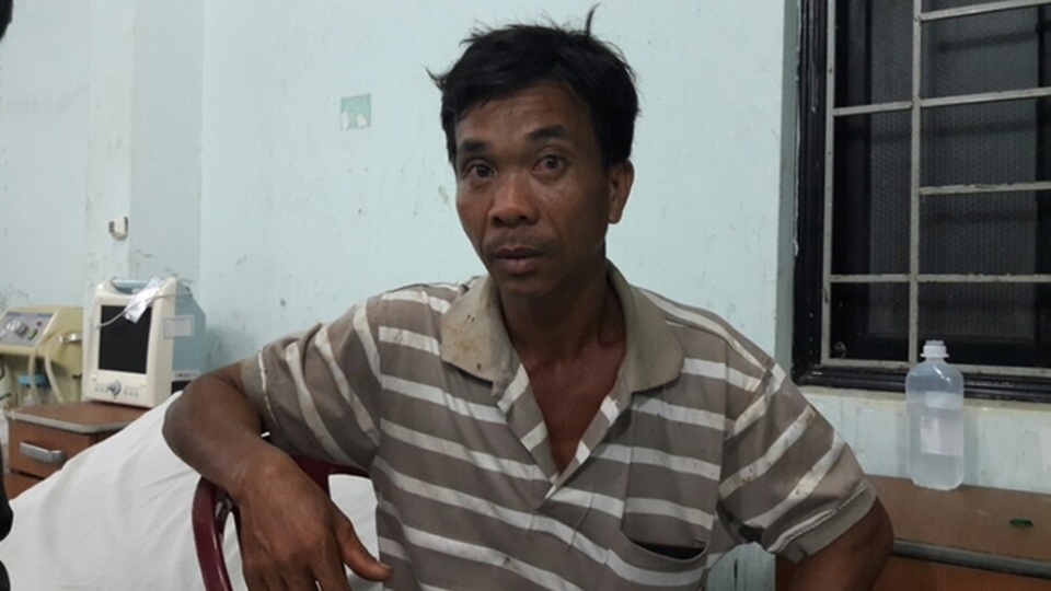 Lời kể kinh hoàng của các nạn nhân trong vụ xả súng - 2 
Ông Nguyễn Văn Bom, người may mắn thoát nạn đưa các nạn nhân đi cấp cứu kể lại vụ việc.