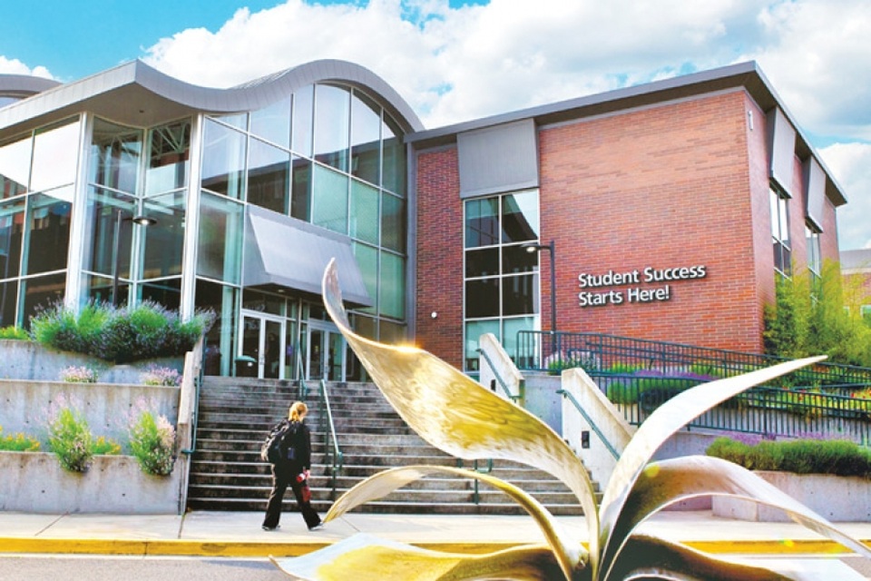 
Một góc khuôn viên xinh đẹp của Lane Community College
