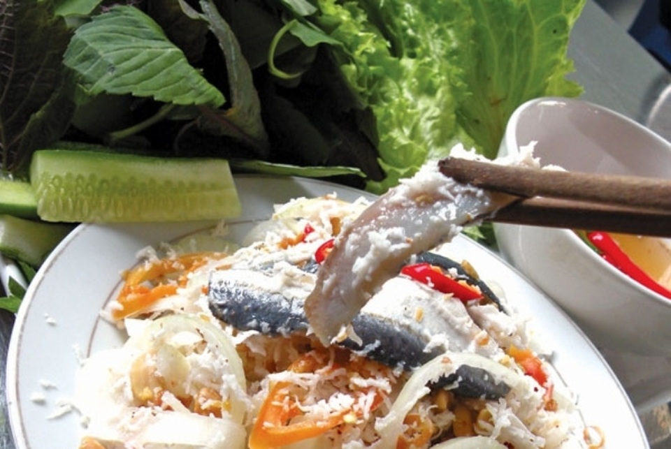 Đặc sản làm say lòng người ở Tuyên Quang - 1 Gỏi cá bỗng có hương vị hấp dẫn
