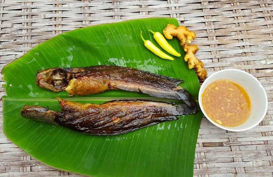 Nồi tép đồng miền Tây bay cả ngàn km ra Hà Nội - 2
Để mua được những con cá đồng chỉ bé bằng ngón tay cái, nhiều người phải chờ nửa tháng trời