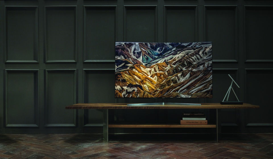 Samsung mang ngôn ngữ thiết kế Purism vào các dòng TV cao cấp - 1 Viền màn hình cực mỏng không chỉ tăng tính thẩm mỹ mà còn giúp trải nghiệm xem TV tuyệt vời hơn.