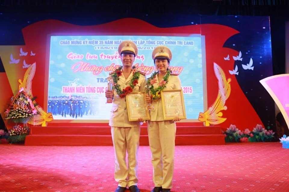 Nữ sinh viên Cảnh sát học giỏi, nhiệt huyết với công tác Đoàn - 2
Trần Hồng Bích tại lễ vinh danh Gương mặt Thanh niên Công an tiêu biểu năm 2015.