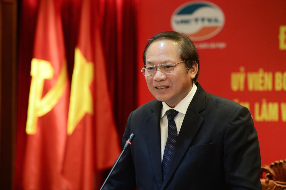 "Viettel sẽ tạo cuộc bùng nổ viễn thông lần 2 với 4G" - 1
Bộ trưởng Thông tin Truyền thông Trương Minh Tuấn