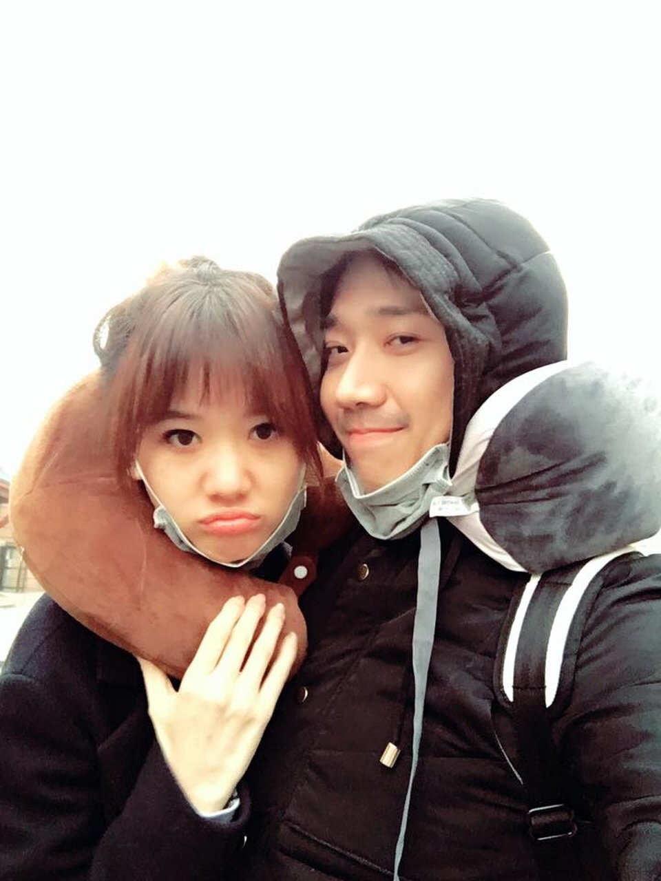 Trấn Thành và Hari Won bị fan bóc mẽ tình tứ “làm màu” - 2 Trấn Thành và Hari Won bị fan bóc mẽ tình tứ “làm màu” - 2