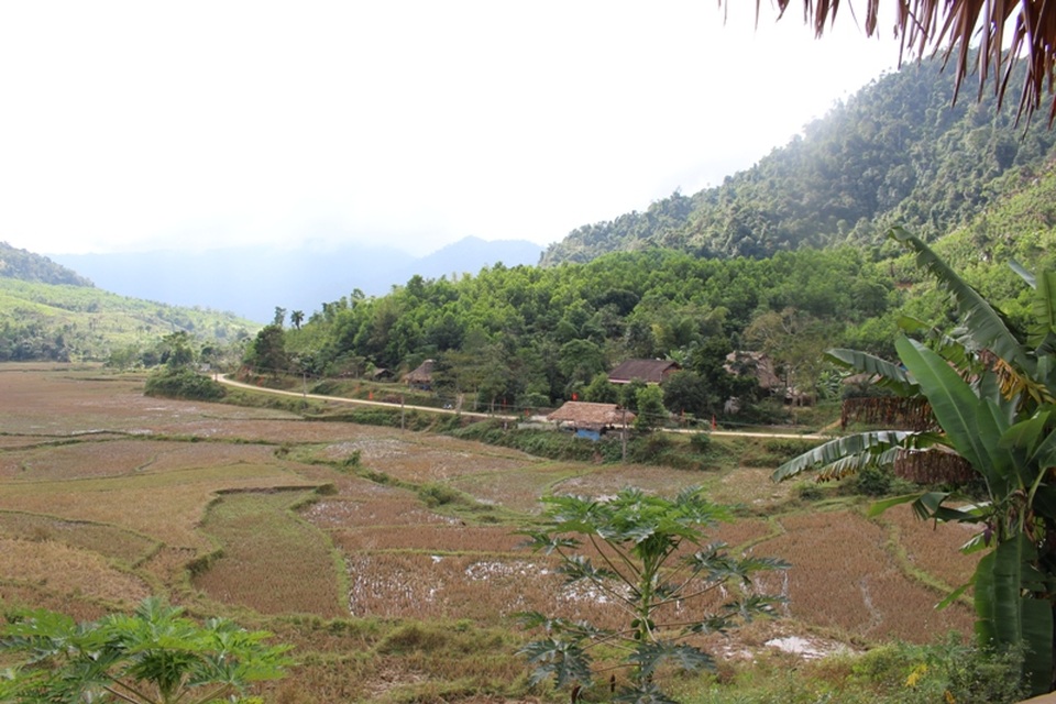 Mở tuyến du lịch cộng đồng bản Năng Cát, thác Ma Hao - 1 Bản Năng Cát mang vẻ đẹp hoang sơ, thanh bình của miền Tây Thanh Hóa.