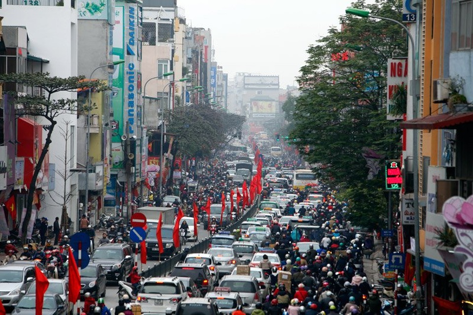 Cấm biếu quà Tết Thủ tướng, bộ trưởng: Hà Nội hết tắc đường - 1
Đường phố Hà Nội ngày giáp Tết. Ảnh: Phạm Hải