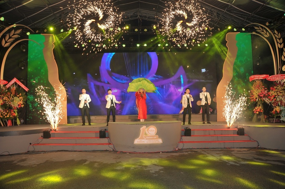 Chương trình mang đến nhiều tiết mục văn nghệ đặc sắc