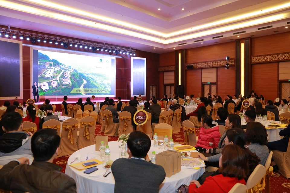 BĐS Sapa chờ thời cơ cân bằng cán cân “cung - cầu” - 1 Các nhà đầu tư tham dự Sự kiện mở bán dự án Sapa Jade Hill tại Tp Lào Cai