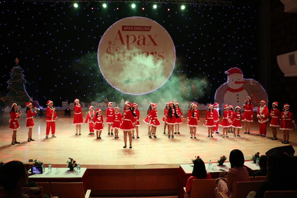 
Tiết mục dự thi của các con trong đêm chung kết.
