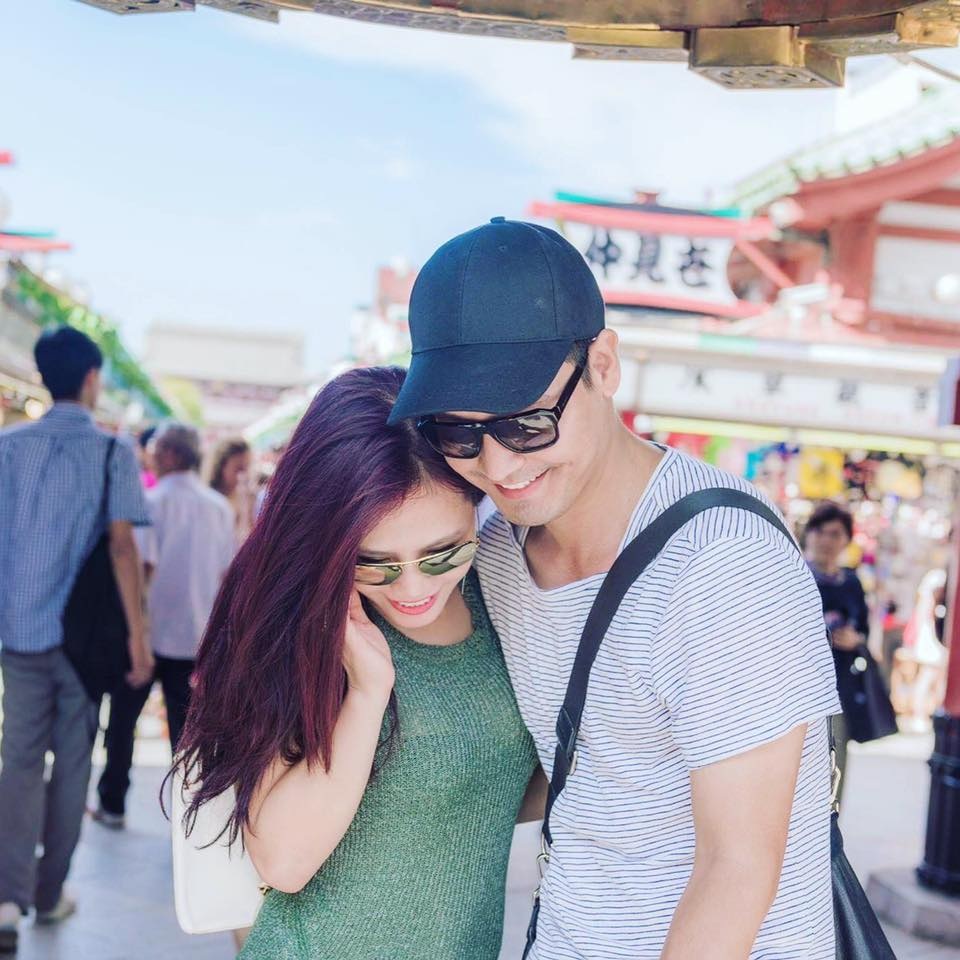 Để lựa chọn món quà hợp ý, phù hợp với sở thích của vợ yêu, Phan Anh đã phải bỏ ra không ít công sức.