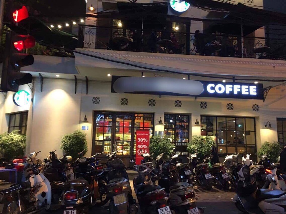 Cuối năm, thời trang đua nhau giảm giá nhưng vẫn ế ẩm! - 9
Quán cà phê cũng có chương trình giảm giá khi mua quà giáng sinh trong ngày Boxing day