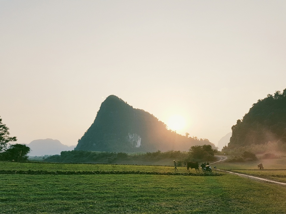 Kết thúc chuyến đi tại Tú Làn, những khung cảnh thiên nhiên tuyệt đẹp, những bình yên, những trải nghiệm còn đọng lại mãi trong ký ức mỗi chúng tôi. Và những tấm ảnh từ người bạn đồng hành thầm lặng “Galaxy S7 edge” sẽ mãi là kỷ niệm để nhớ về một thời thanh xuân tươi đẹp, về một Tú Làn hùng vĩ và quyến rũ đến thế.