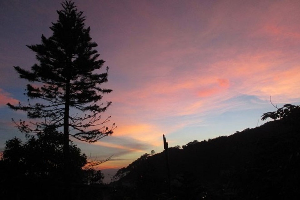 Bất cứ lúc nào, dù là hoàng hôn hay bình minh, Tam Đảo cũng mang một vẻ đẹp thơ mộng đến say lòng người.