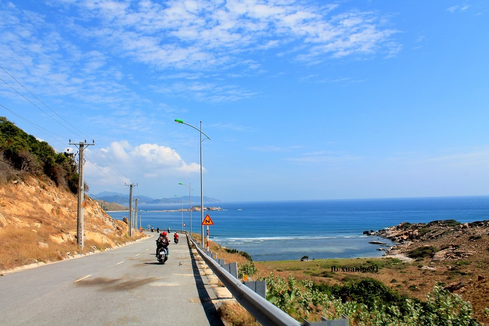 Cảnh sắc tuyệt đẹp trên cung đương biển qua Ninh Thuận - 13 Cảnh sắc tuyệt đẹp trên cung đương biển qua Ninh Thuận - 13